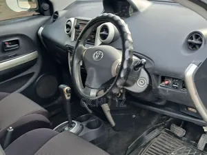 Toyota IST 2003 Silver