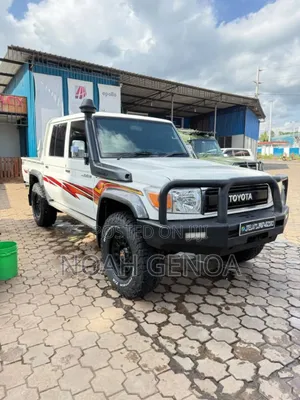 Toyota Land Cruiser 4.5 V8 TD 2018 White