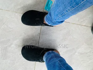 Guoluofei Sandals