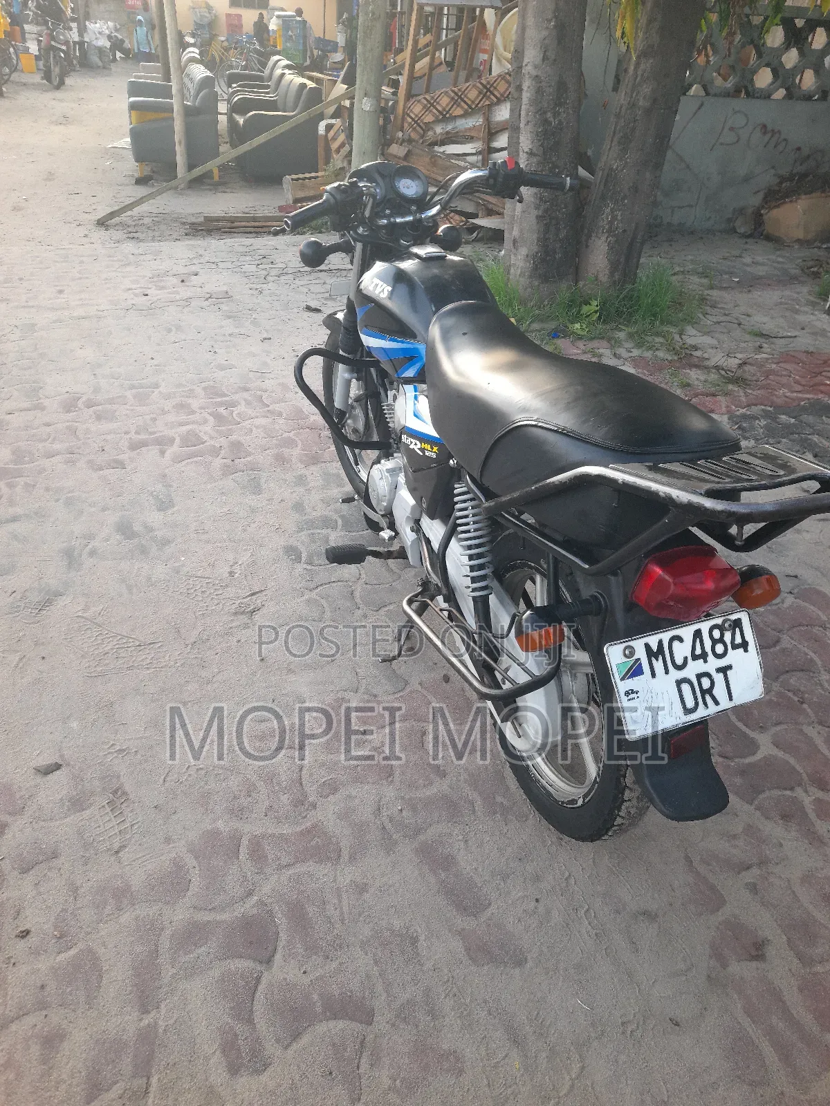 TVS HLX 125 2023 Black