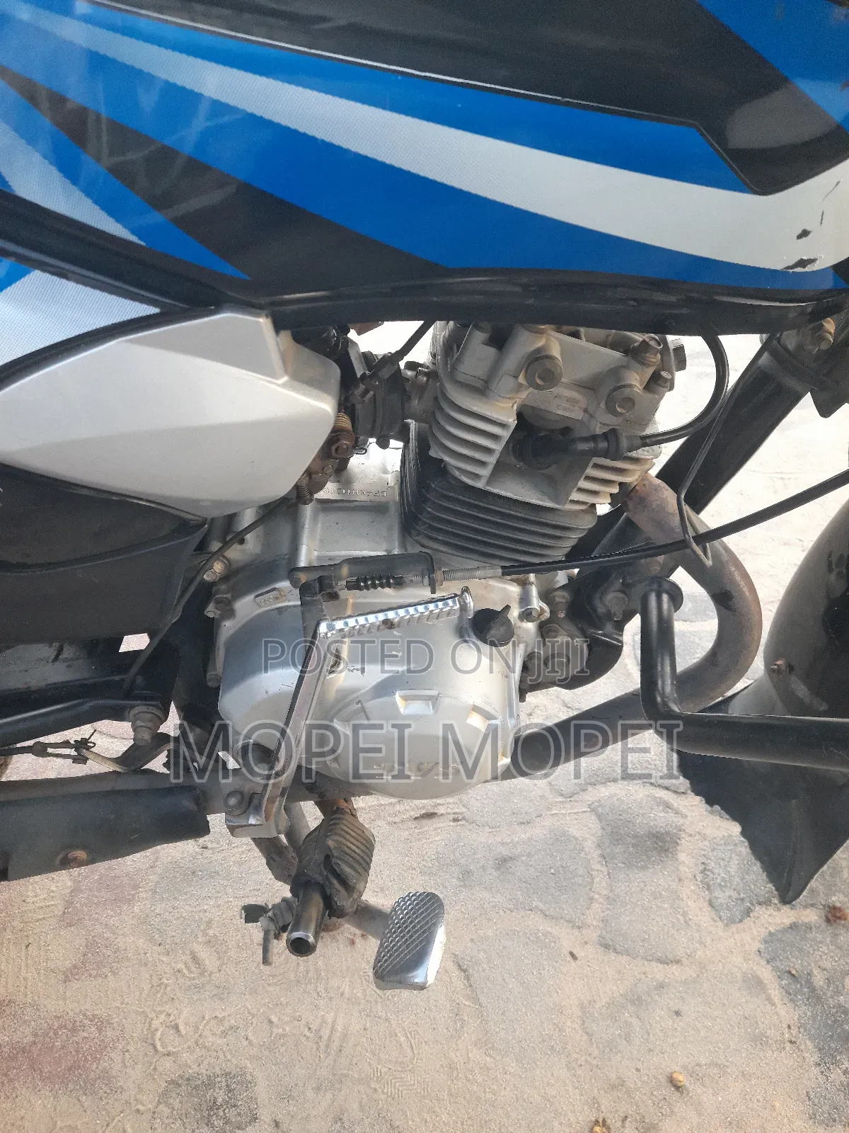 TVS HLX 125 2023 Black