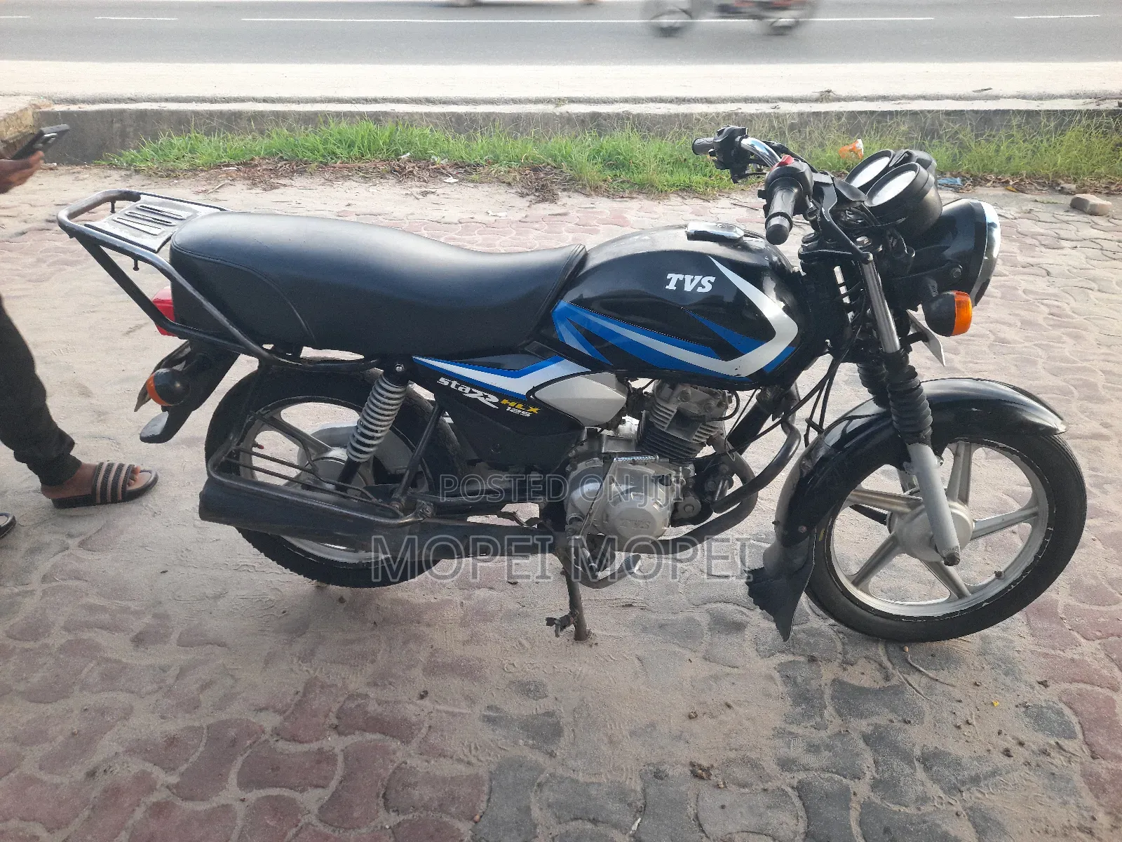 TVS HLX 125 2023 Black
