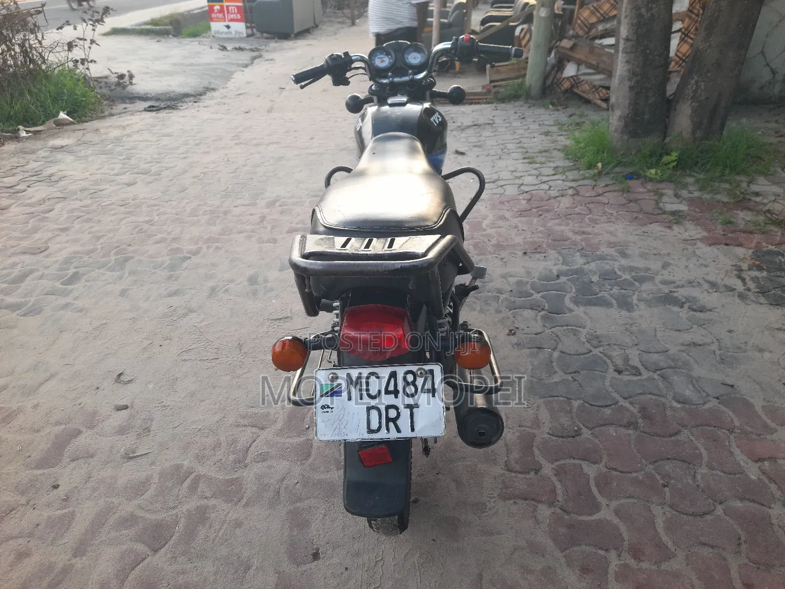 TVS HLX 125 2023 Black