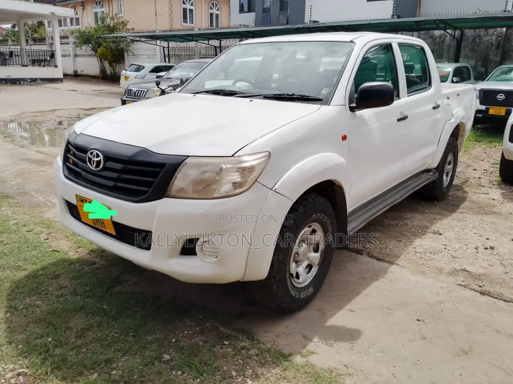 Toyota Hilux 2.5 Cab 2005 White