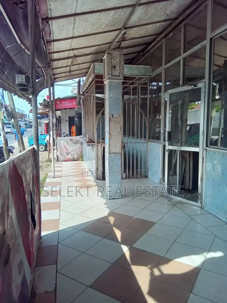 220sqm Plot on the Main Road at Kimweiri Ave (Msasani)