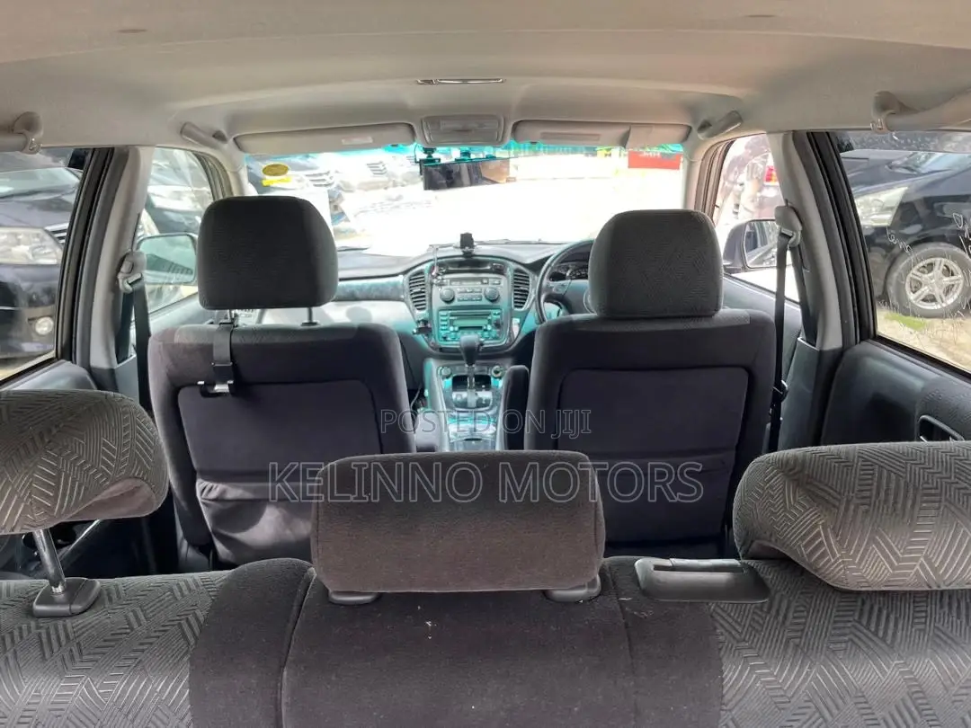 Toyota Vanguard 2001 Black