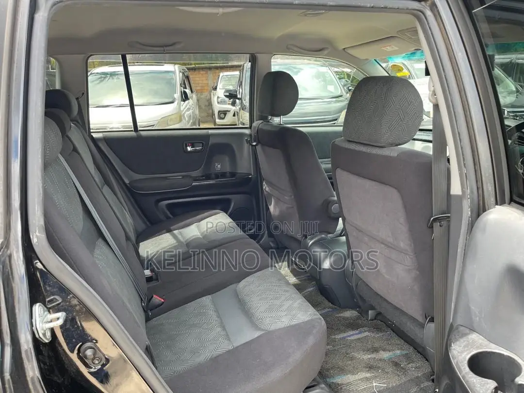Toyota Vanguard 2001 Black