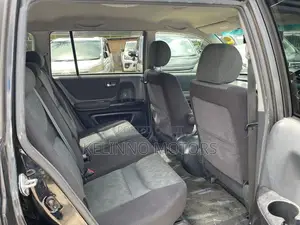 Toyota Vanguard 2001 Black