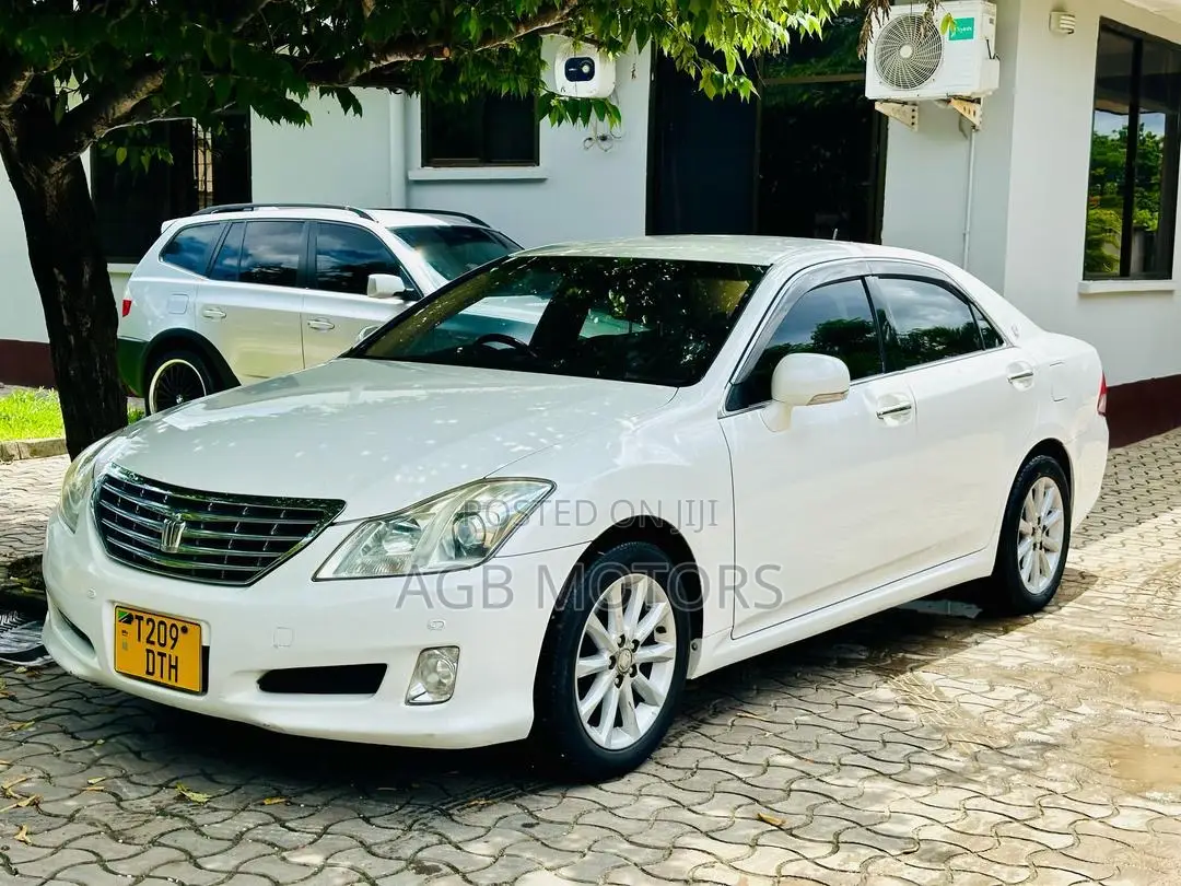 Toyota Crown 2008 White