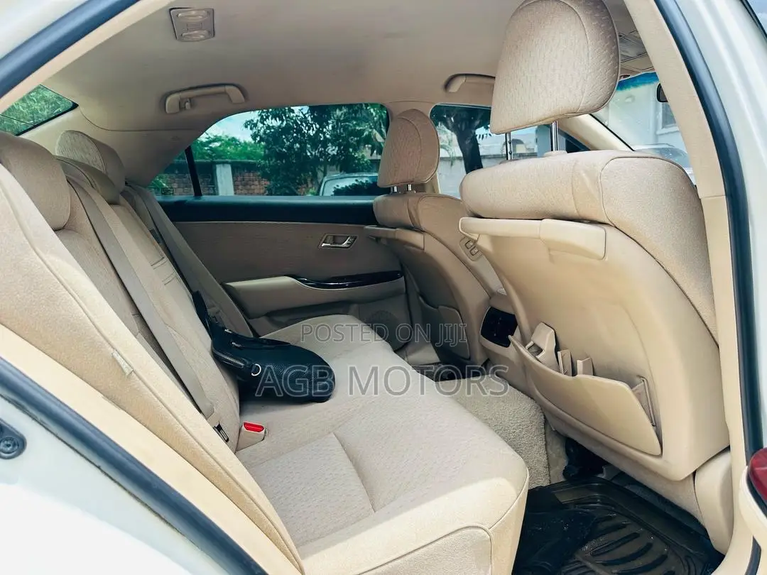 Toyota Crown 2008 White