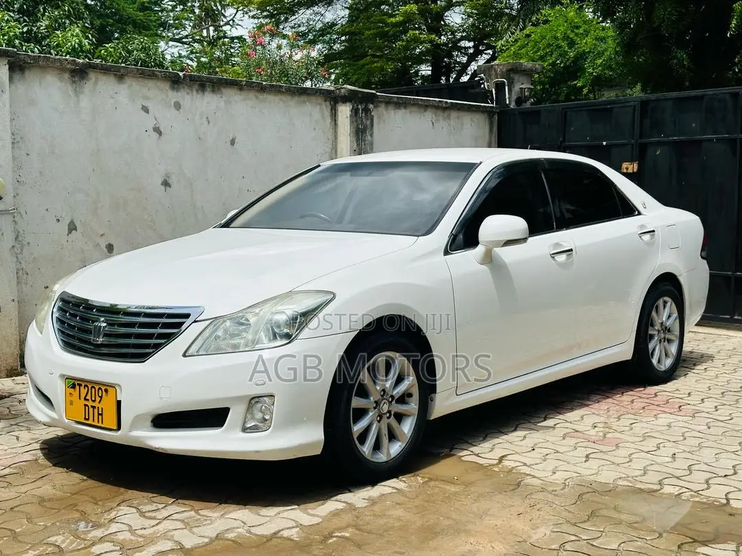 Toyota Crown 2008 White