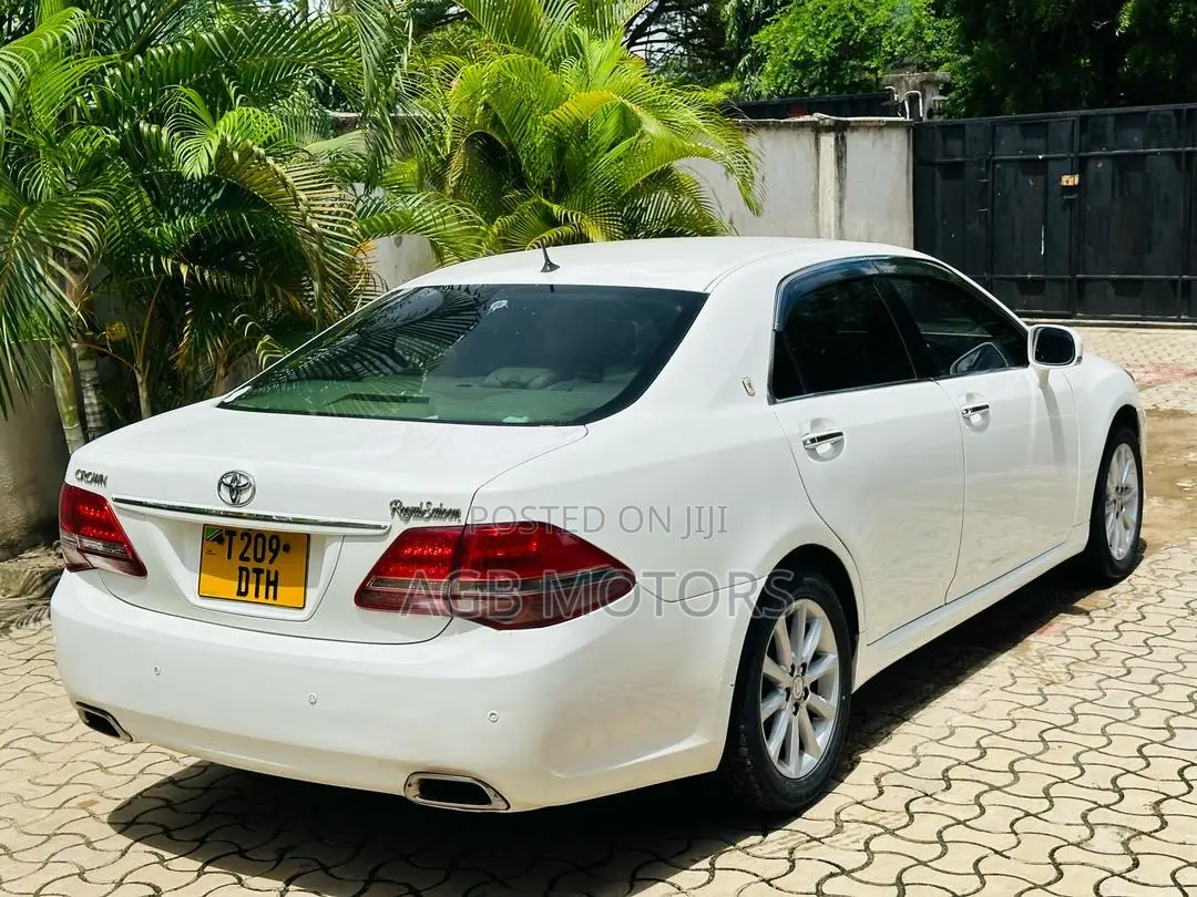 Toyota Crown 2008 White