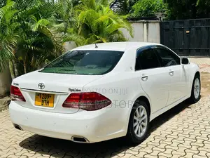 Toyota Crown 2008 White