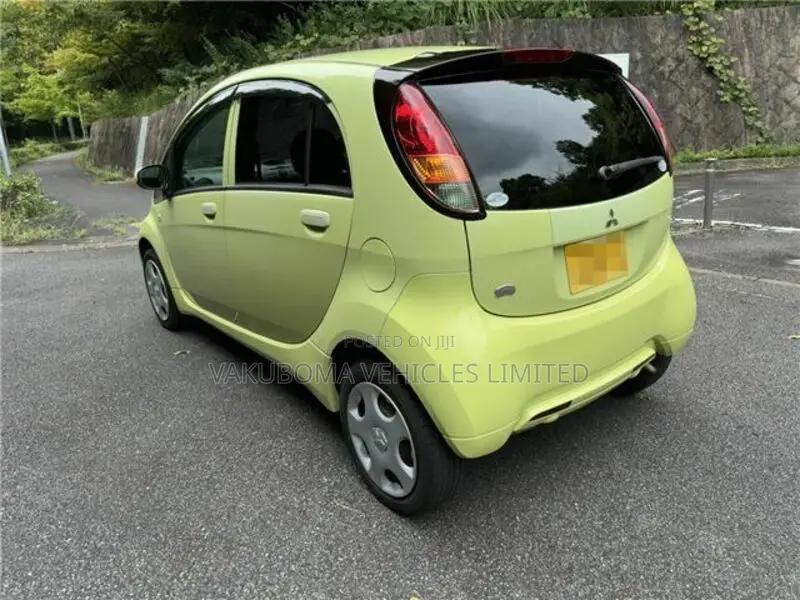 Mitsubishi Minica 2007 Yellow