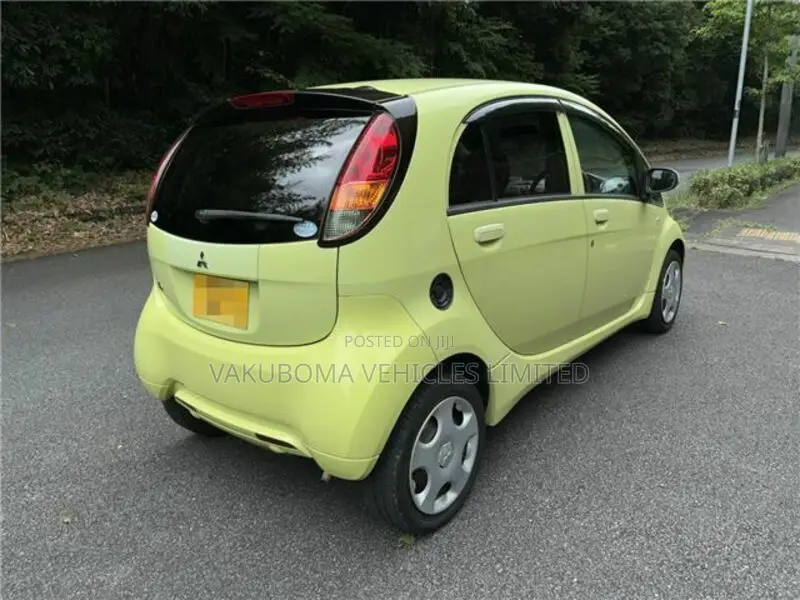 Mitsubishi Minica 2007 Yellow