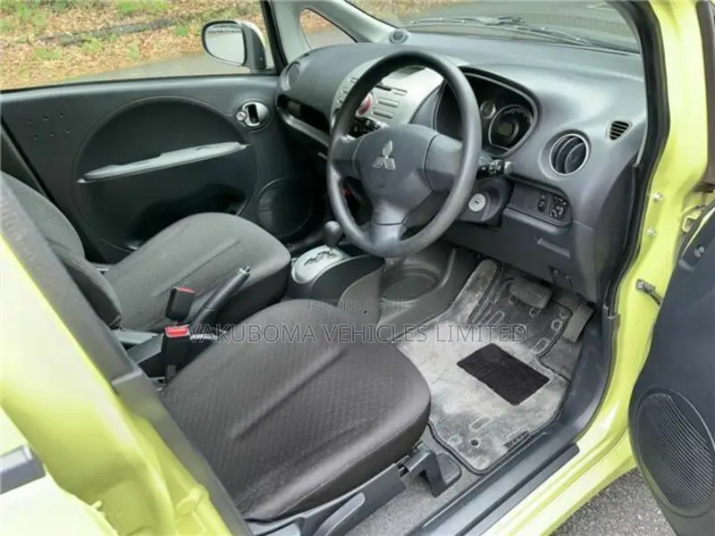 Mitsubishi Minica 2007 Yellow