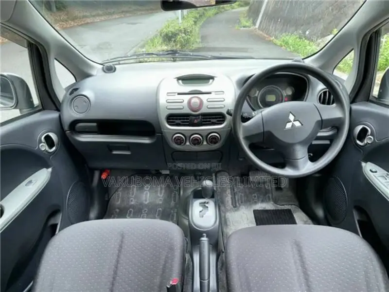 Mitsubishi Minica 2007 Yellow