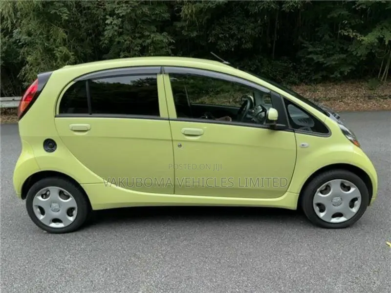 Mitsubishi Minica 2007 Yellow