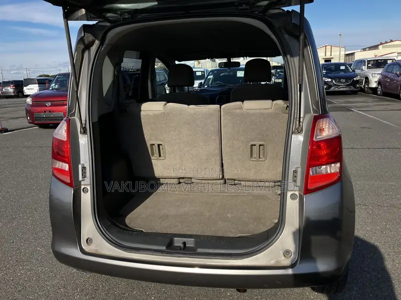 Toyota Ractis 2007 Gray