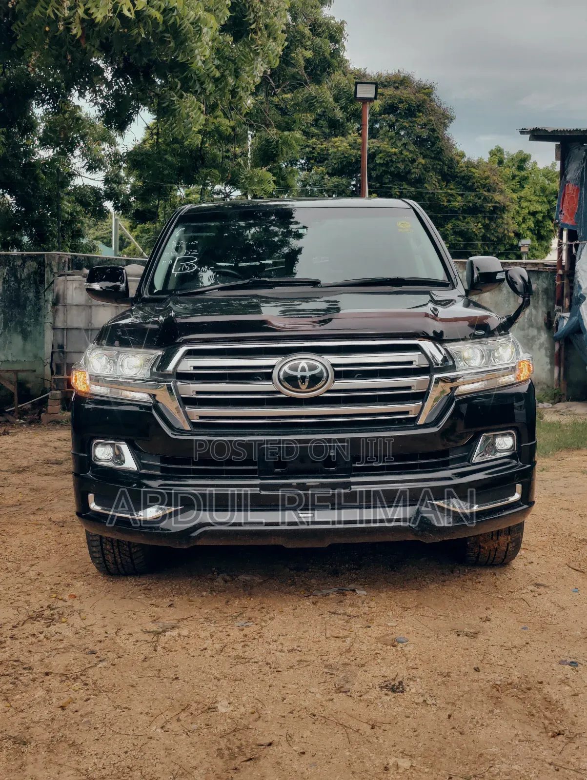 Toyota Land Cruiser 4.6 V8 AX 2018 Black