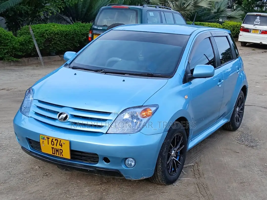 Toyota IST 2005 Blue