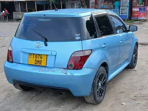 Toyota IST 2005 Blue