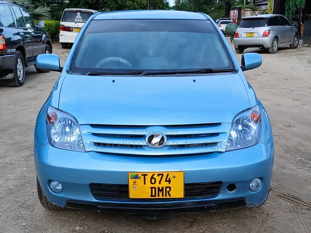 Toyota IST 2005 Blue