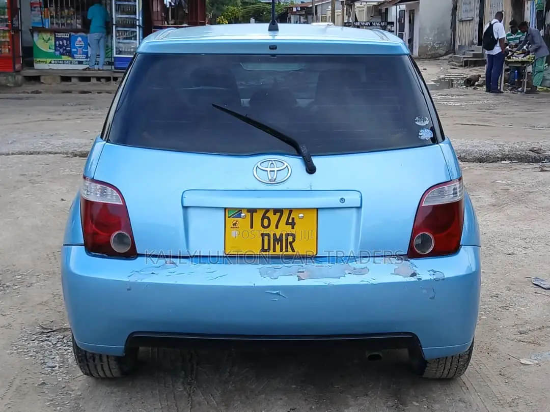 Toyota IST 2005 Blue