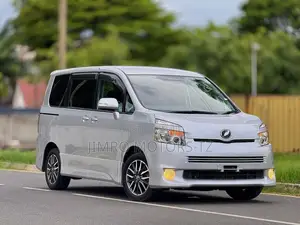 Toyota Noah 2008 Silver
