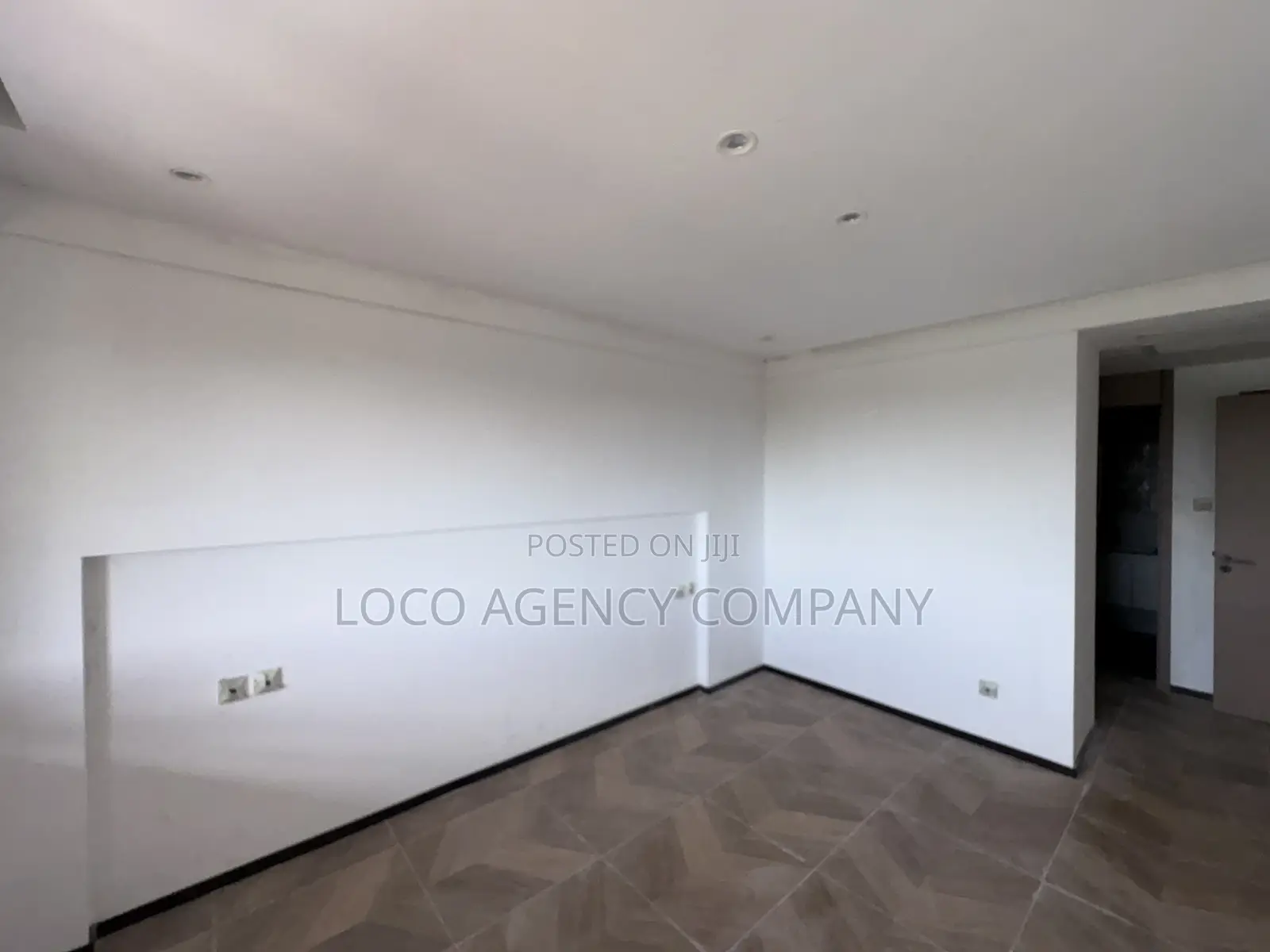 Furnished 3bdrm Apartment in Trusted Real Estate, Oyster Bay for sale
