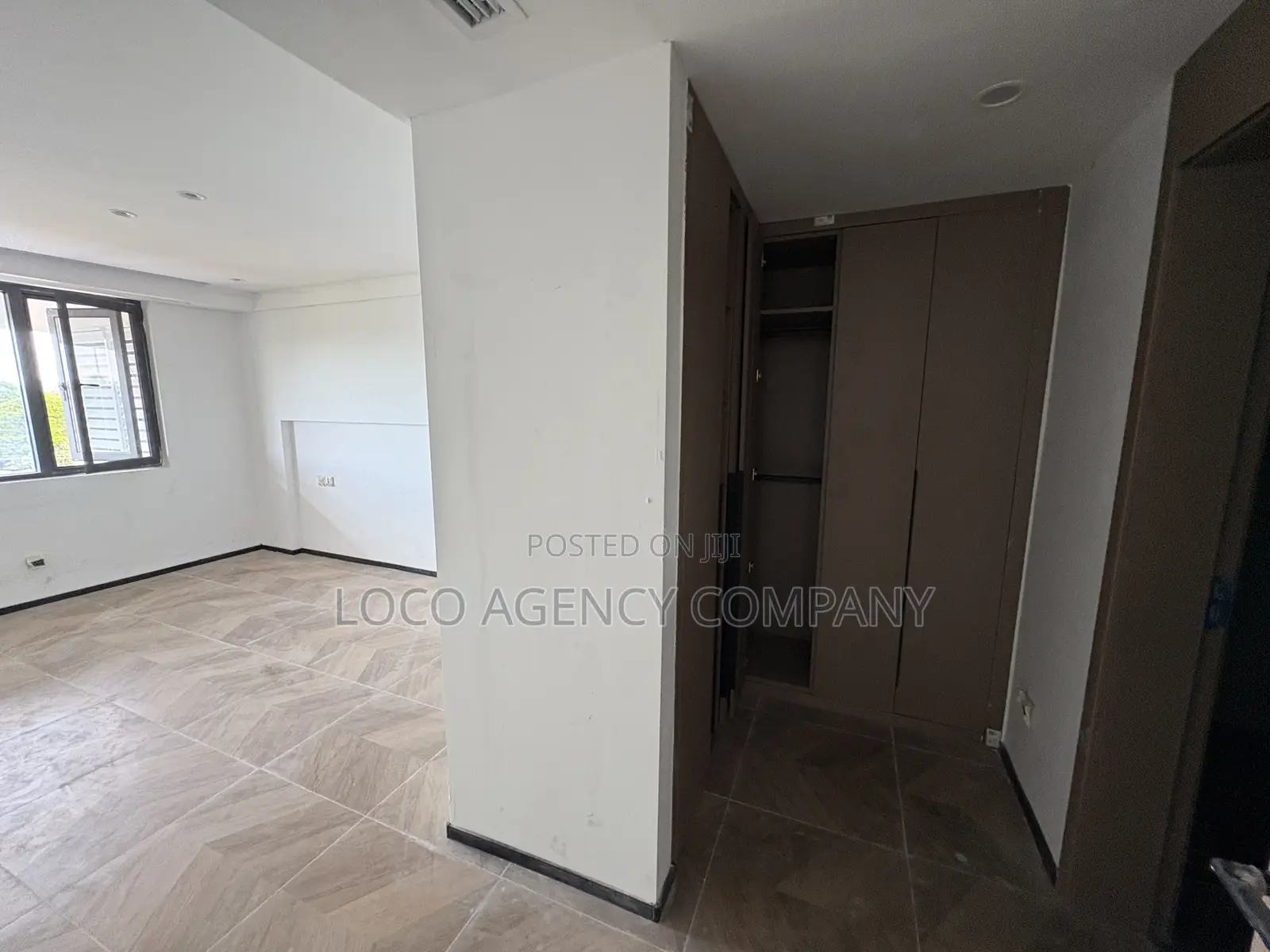 Furnished 3bdrm Apartment in Trusted Real Estate, Oyster Bay for sale