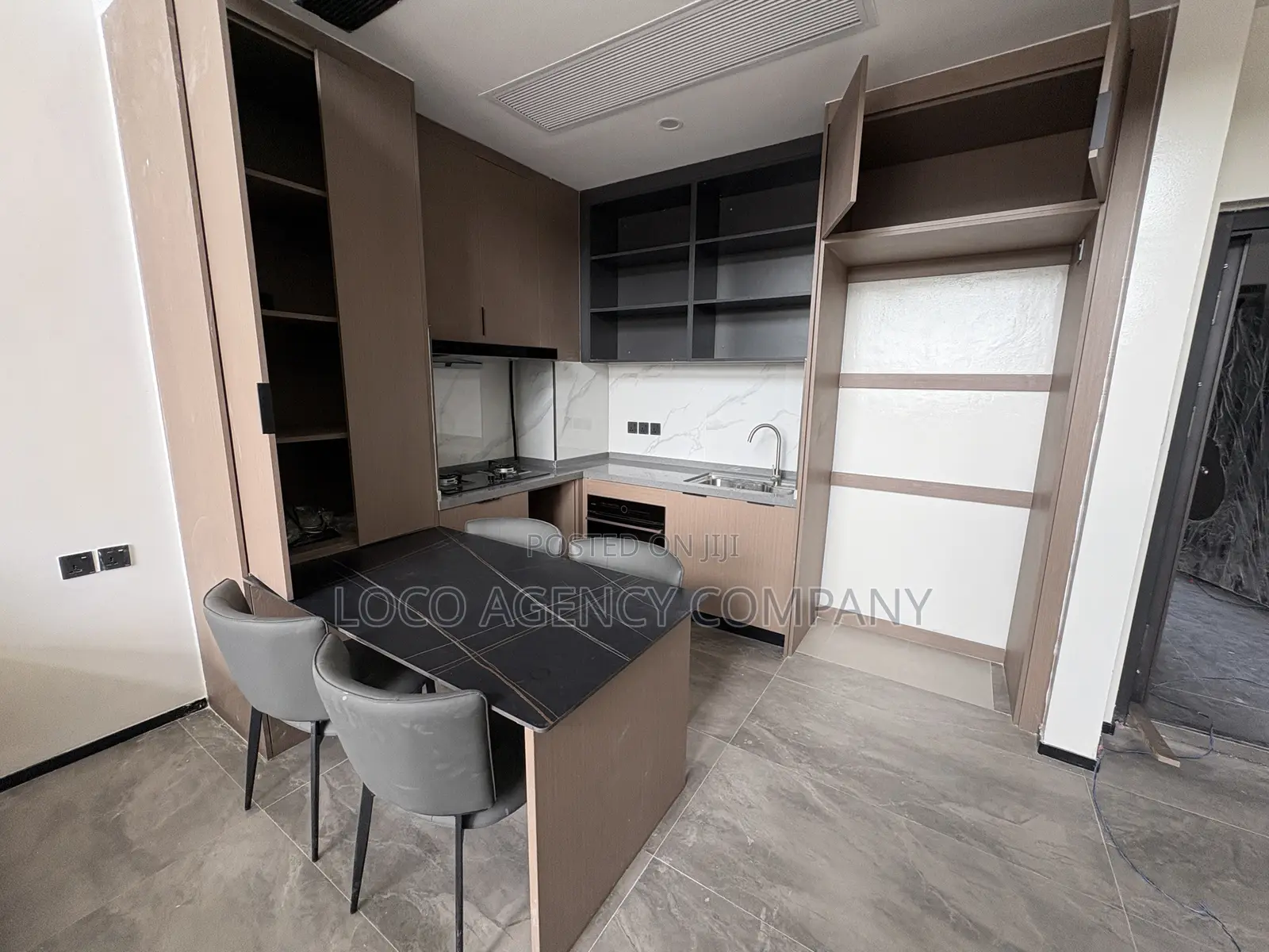 Furnished 2bdrm Apartment in Trusted Real Estate, Oyster Bay for sale