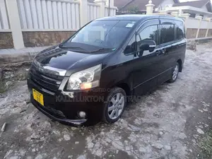 Toyota Noah 2009 Black