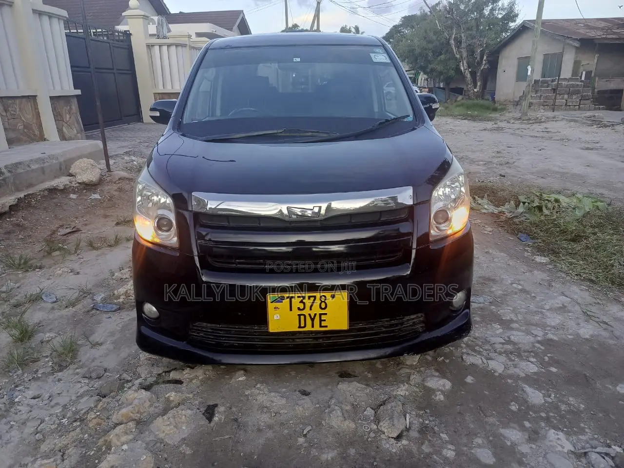 Toyota Noah 2009 Black