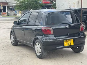 Toyota Vitz 2005 Black