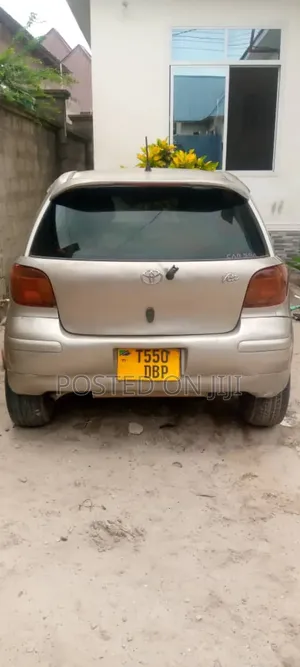 Toyota Vitz 2005 Gold
