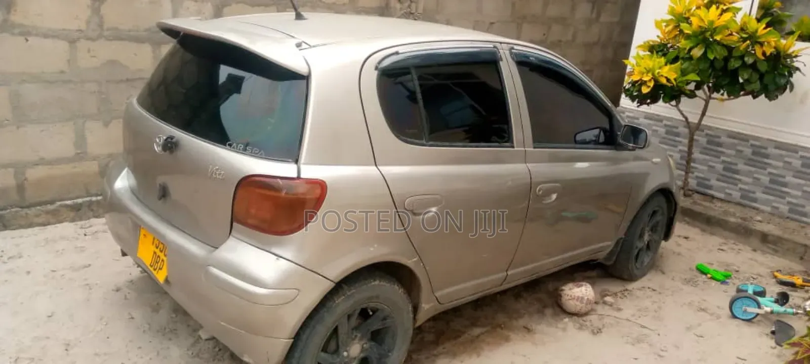 Toyota Vitz 2005 Gold