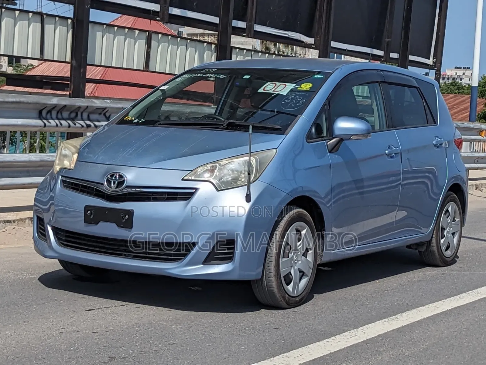 Toyota Ractis 2012 Blue
