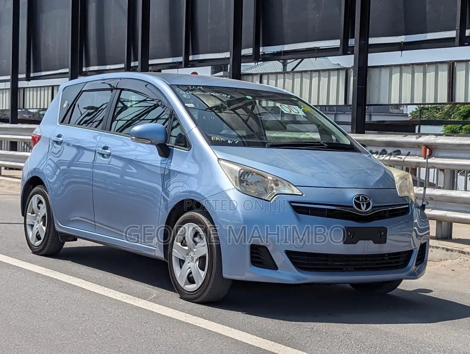 Toyota Ractis 2012 Blue