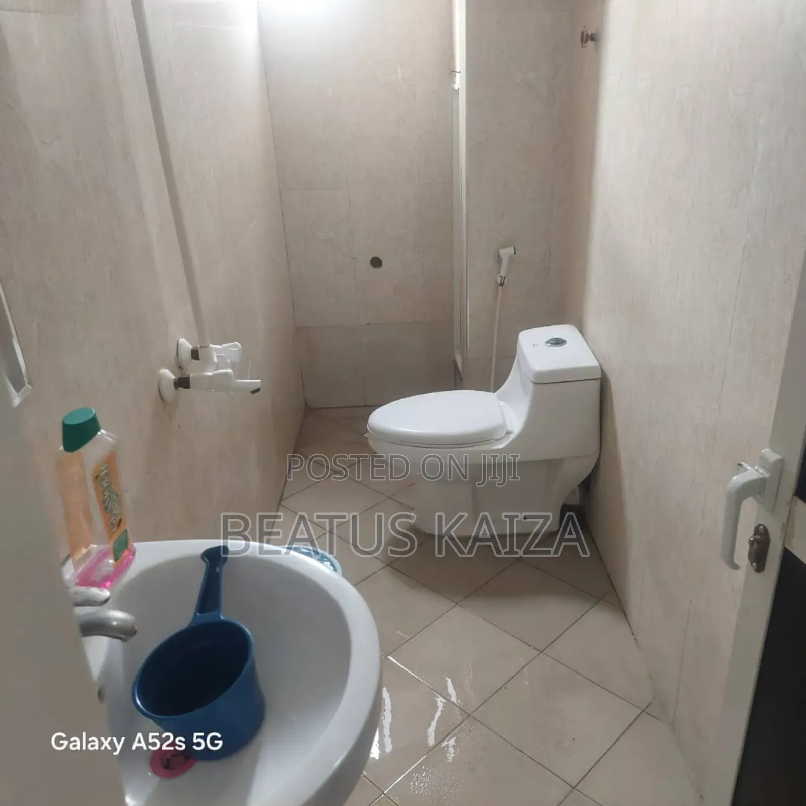 3bdrm Block of Flats in Ndanda Street, Kariakoo for rent