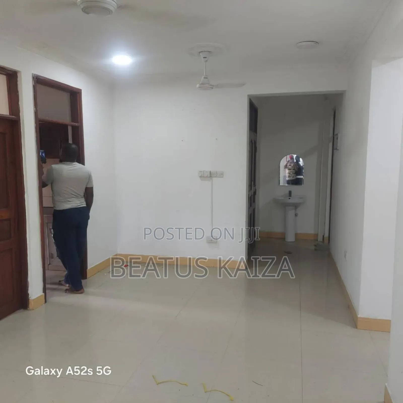 3bdrm Block of Flats in Ndanda Street, Kariakoo for rent