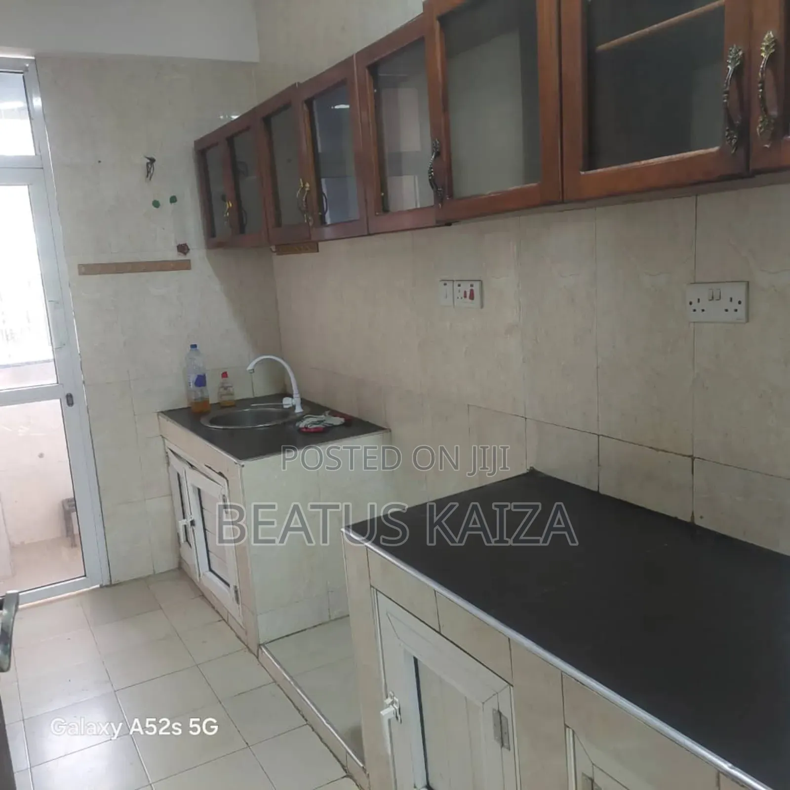 3bdrm Block of Flats in Ndanda Street, Kariakoo for rent