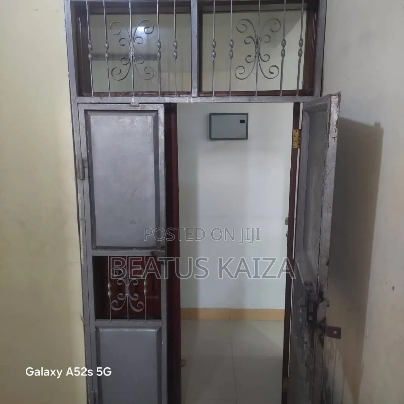 3bdrm Block of Flats in Ndanda Street, Kariakoo for rent