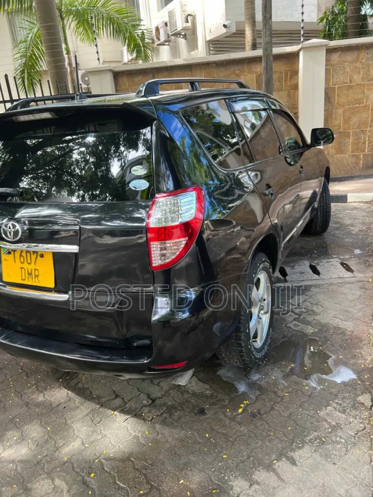 Toyota Vanguard 2011 Black