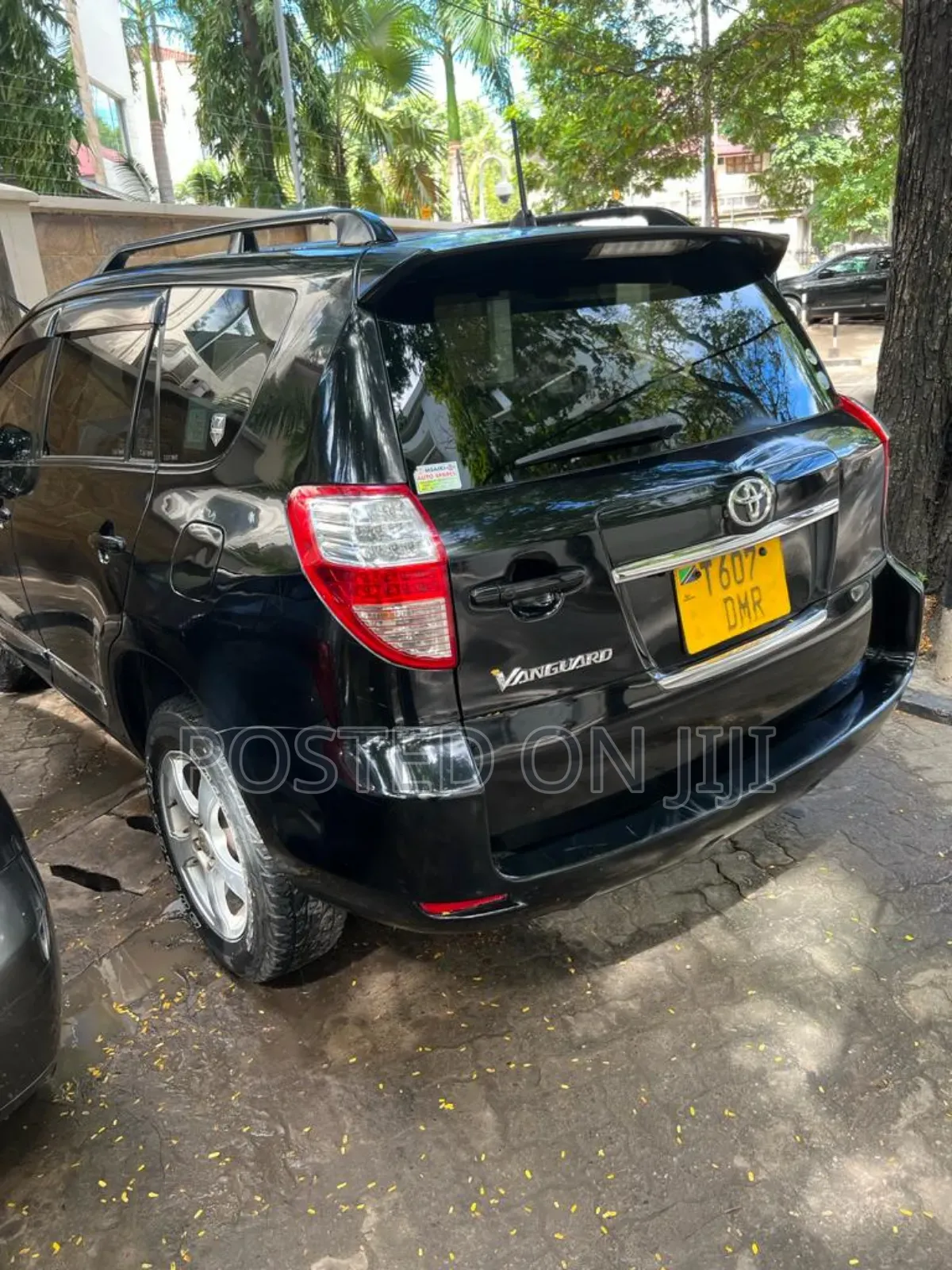 Toyota Vanguard 2011 Black