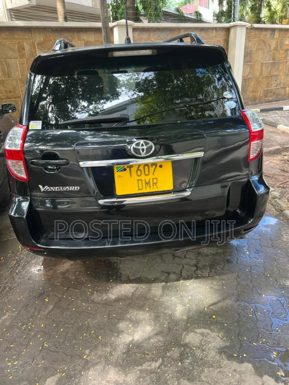 Toyota Vanguard 2011 Black