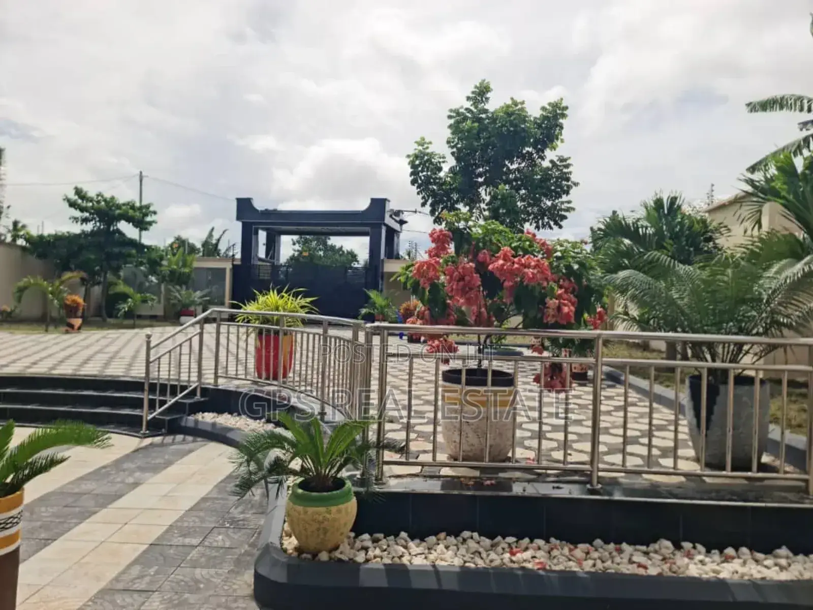 5bdrm House in Vikindu, Mkuranga for sale