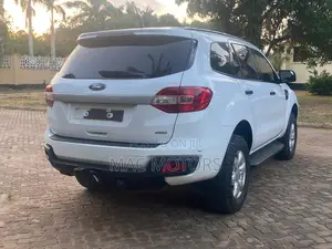 Ford Everest 2018 White