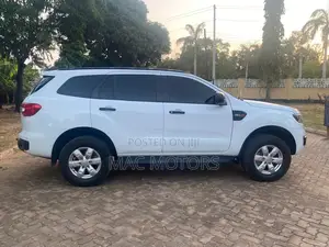 Ford Everest 2018 White