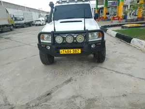 Toyota Land Cruiser 2014 White